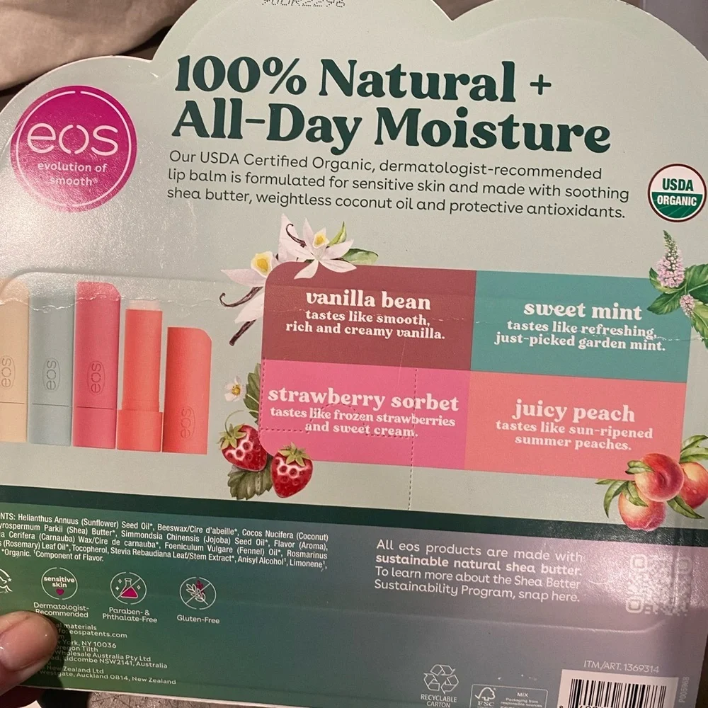 9 organic 100% natural EOS lip balms! A variety of colors and scents- see pic💋